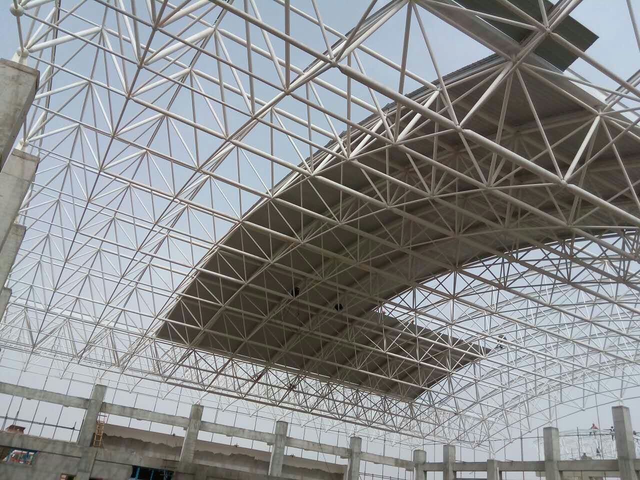 穆棱青岛一汽网架